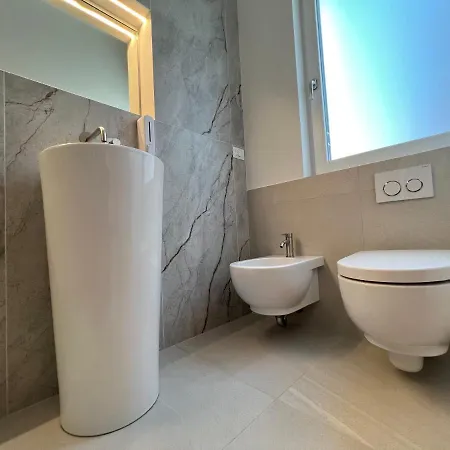 Empatia Centro 招待所 4*