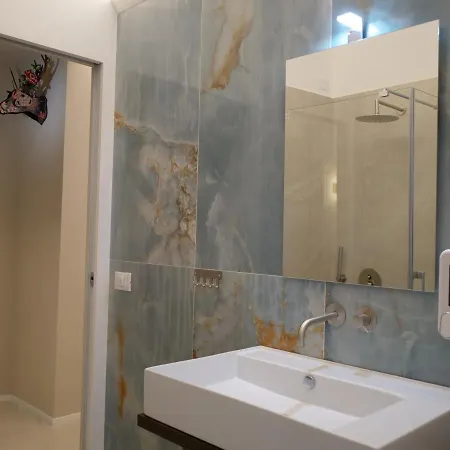 Empatia Centro 招待所 4*