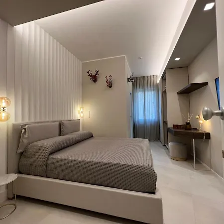 Empatia Centro 招待所 4*